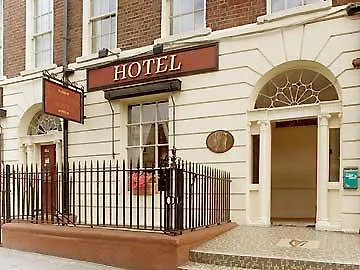 Waltons Hotel Dublin 3*,